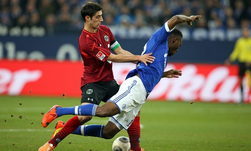 Video: Schalke rutinski preko Hannovera, Stuttgart i dalje u crnom nizu