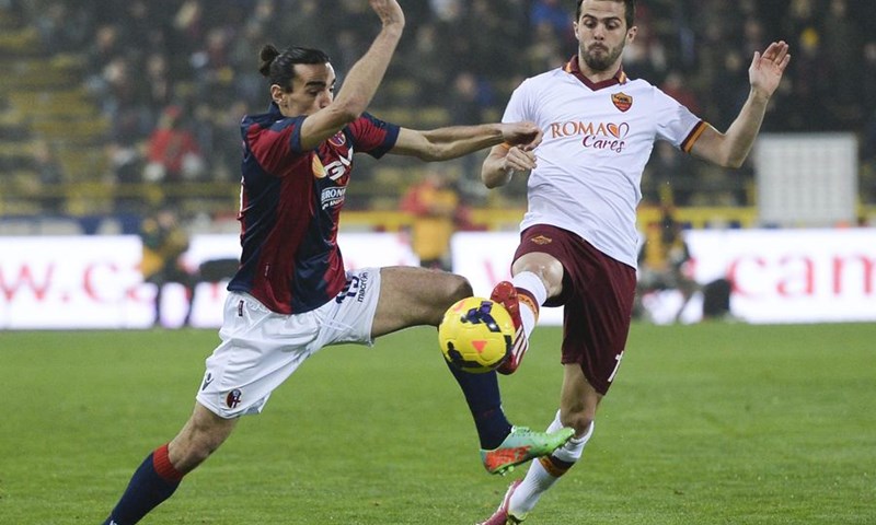 Video: Roma minimalno slavila u Bologni prvim pogotkom Radje Nainggolana