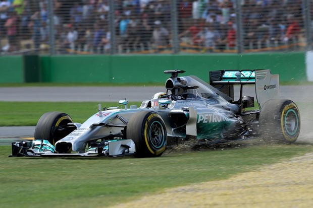 Hamiltonu pole-position na VN Australije, iznenađenje Magnussen, Vettel tek 13.