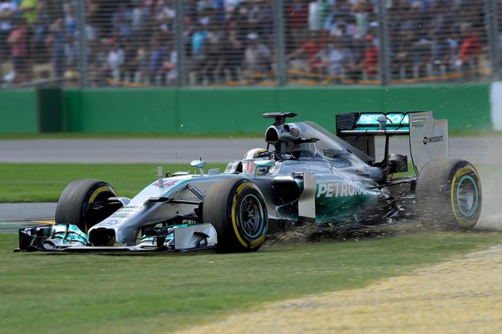 Hamiltonu pole-position na VN Australije, iznenađenje Magnussen, Vettel tek 13.