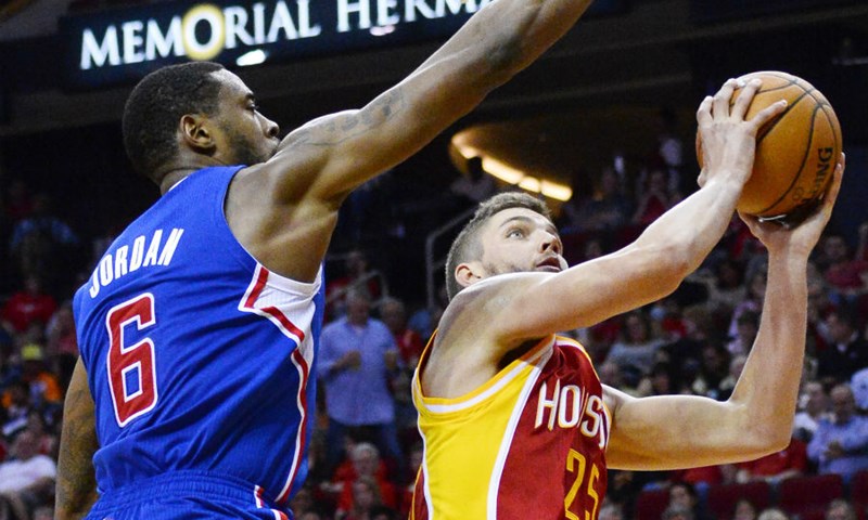 Philadelphia 76ersi slavili nakon dva mjeseca, pobjedom nad Pistonsima izbjegnut ulazak u povijest