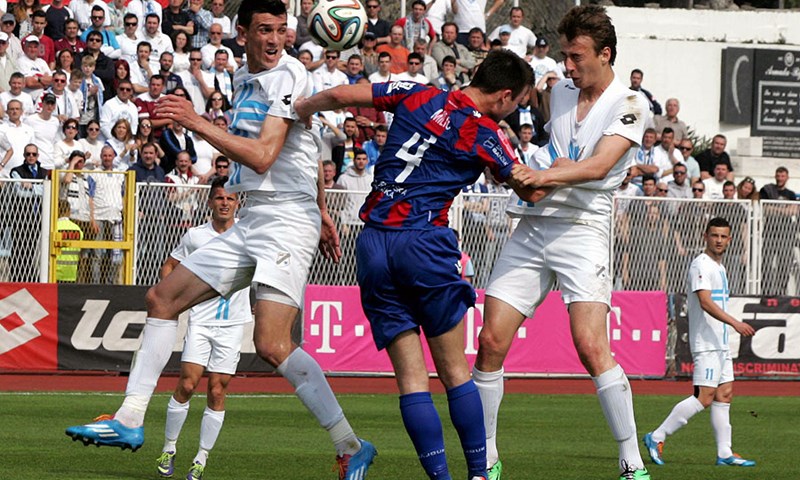 U 119. Jadranskom derbiju Rijeka deklasirala Hajduk