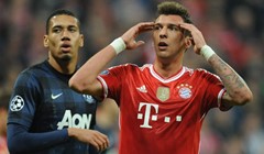 Video: Bomba Evre nedovoljna za preokret Uniteda, i Mandžukić zabio u slavlju Bayerna