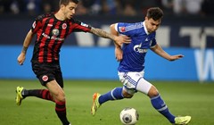 Video: Schalke u nastavku sredio frankfurtski Eintracht, sjajan pogodak Farfana iz slobodnjaka