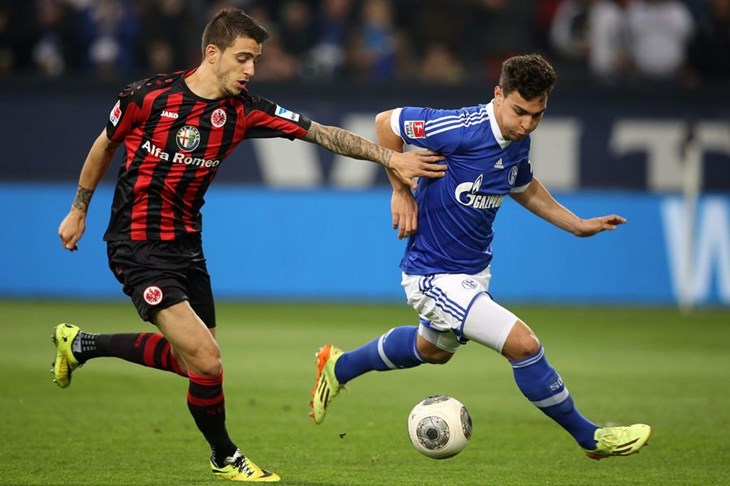 Video: Schalke u nastavku sredio frankfurtski Eintracht, sjajan pogodak Farfana iz slobodnjaka