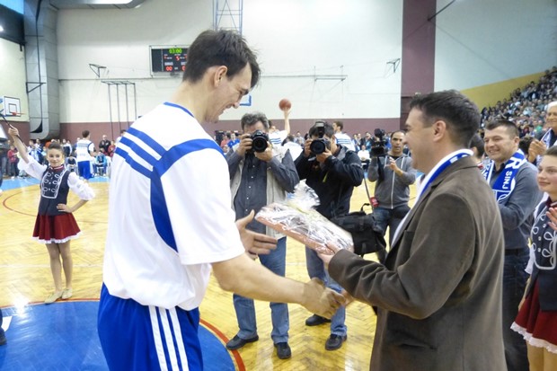 Dario Šarić: "U Beogradu je užarena atmosfera, ali u Sinju su ljudi bliže i jače odzvanja"