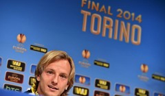 Rakitićevo kapetansko podizanje trofeja ili razbijanje Guttmannova prokletstva za Benficu?