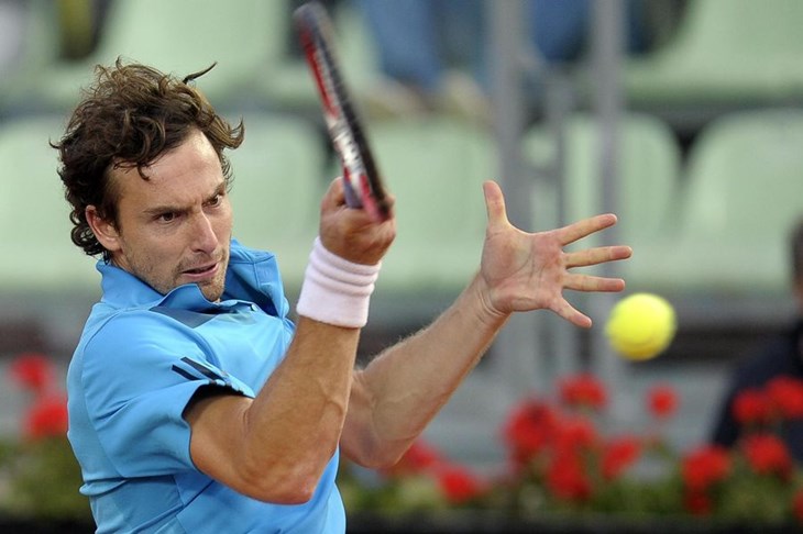 Gulbis i dalje savršen u finalima, u Nici svladan Delbonis