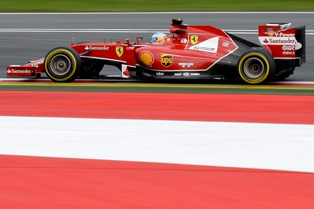 Rosberg povećao prednost na vrhu oduprijevši se Hamiltonu na austrijskom Grand Prixu