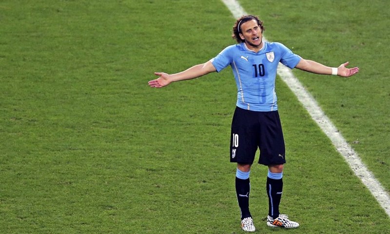 Forlan očekuje smjenu generacija, ali želi nastaviti igrati