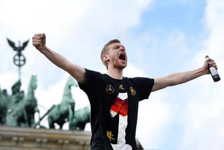 Još jedan odlazak iz reprezentacije, Per Mertesacker se koncentrira na klupsku karijeru