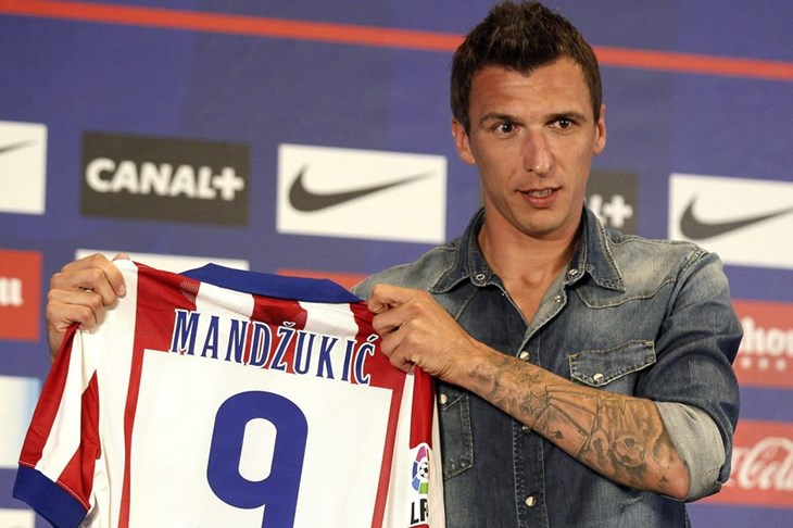 Mandžukić pred osam tisuća navijača predstavio svoju "devetku"