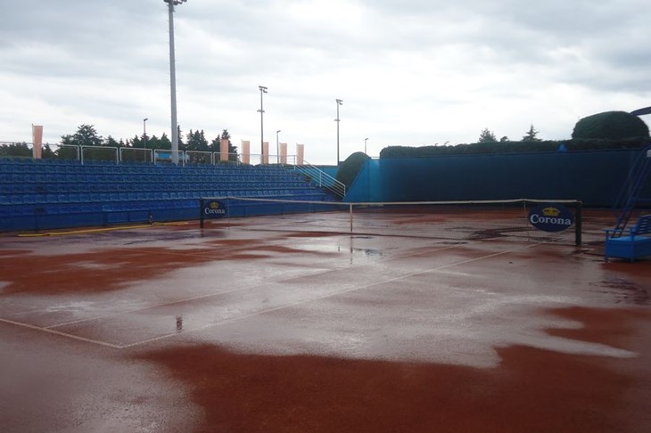 Kiša do daljnjega odgodila meč Čilića i Robreda