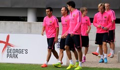 Luis Enrique: „Svi želimo da Messi ostane u klubu još dugi niz godina“