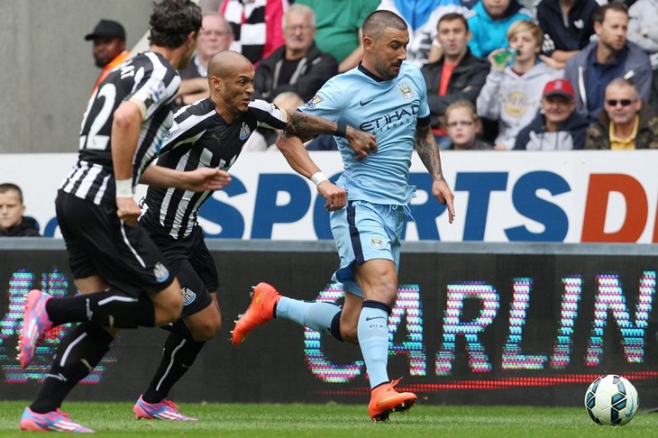 Video: City krenuo u obranu naslova pobjedom na St. James' Parku