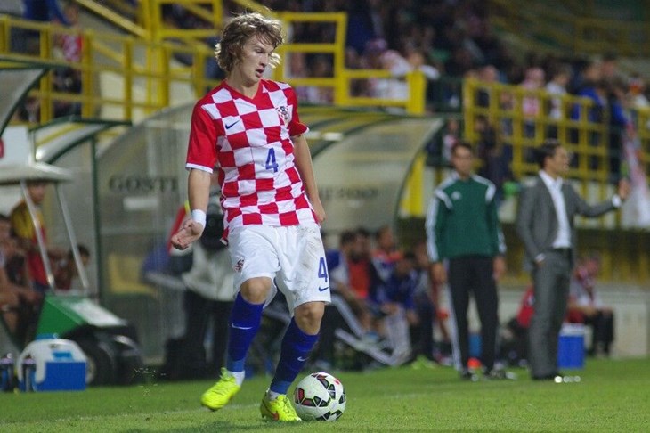 Tin Jedvaj ozlijeđen na treningu: propušta zimske pripreme Bayera, čeka preciznu dijagnozu