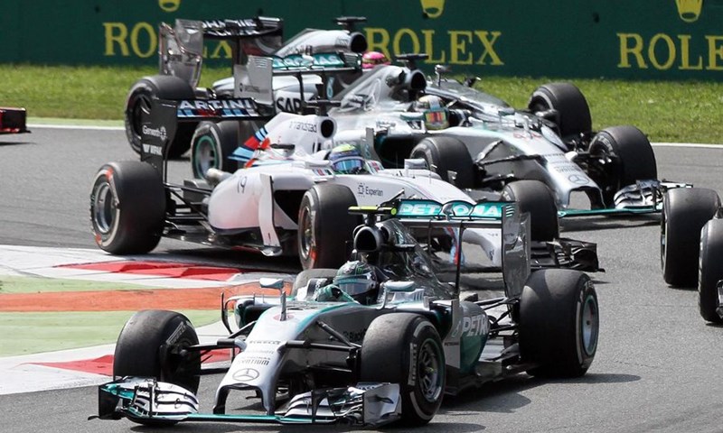 Jackie Stewart: "Zbunjen sam, Rosberg je prelako dva puta završio van staze"