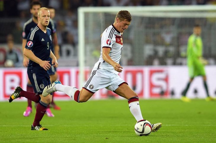 Njemačko-škotski odgovor na pitanje "čija je lopta"