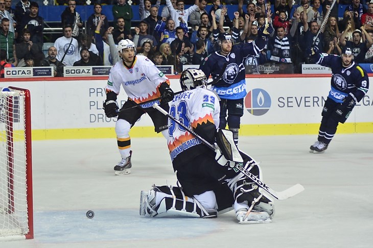 Medveščak zabio pet golova Sjeverstalju za prvu pobjedu sezone