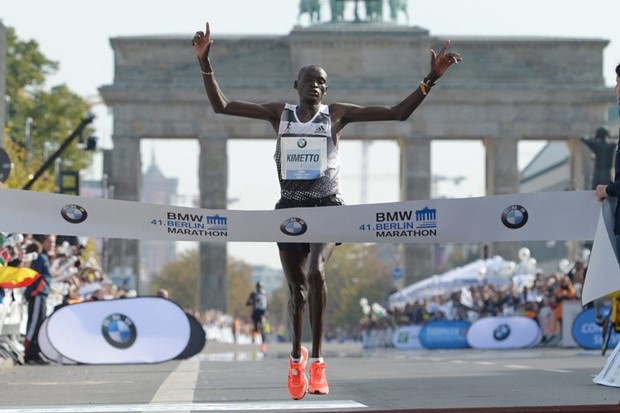Dennis Kipruto Kimetto postavio novi svjetski rekord u maratonu i spustio ga ispod 2:03