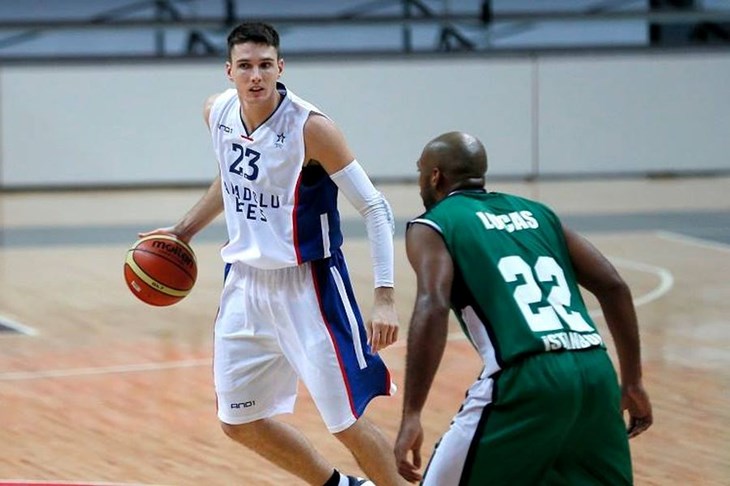 Anadolu Efes oprezniji u drugom susretu, Šarić samozatajan, Draper dobar