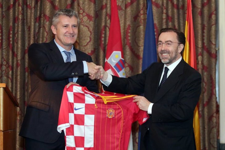 Šuker: "Gosti smo u vlastitoj zemlji. Mijenjamo sustav, svi će dobiti šansu"