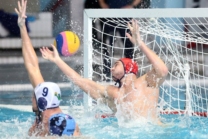 U bazenu Mladosti na Savi borba za trofej osvajača Kupa kod vaterpolista i vaterpolistica