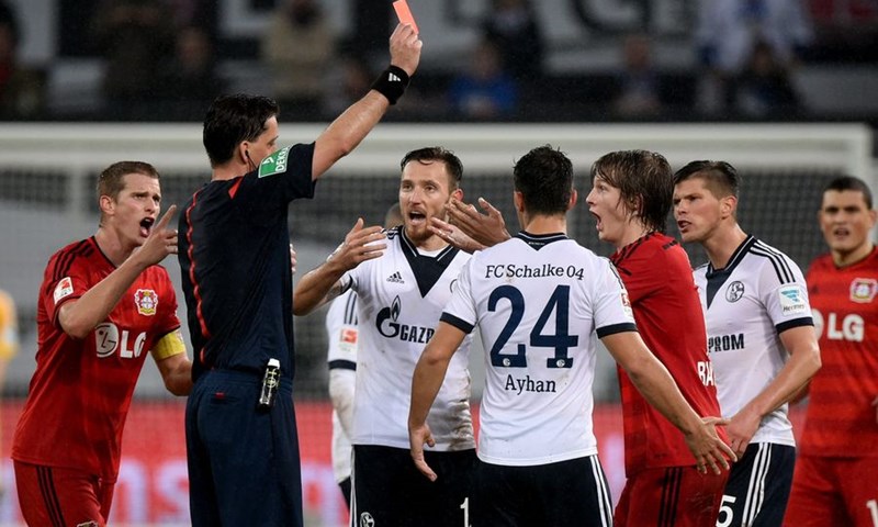 Video: Tin Jedvaj ušao u igru u pobjedi Leverkusena pa dobio izravni crveni karton