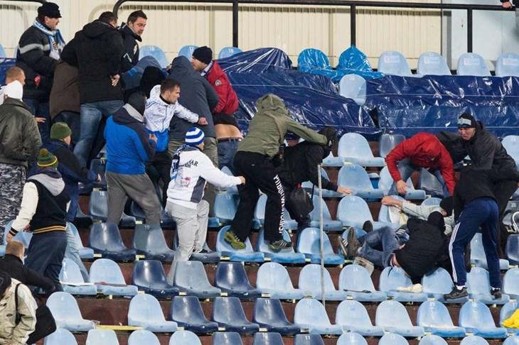 UEFA izrekla kaznu Slovanu i Sparti, poništen crveni karton s Anfielda