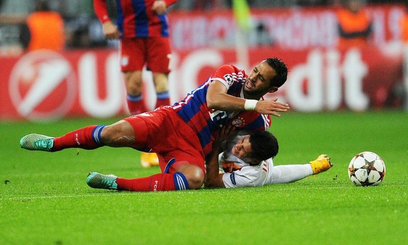 Video: Bayern rutinski otpravio Romu, Manchester City izgubio od Rusa i završio s devetoricom