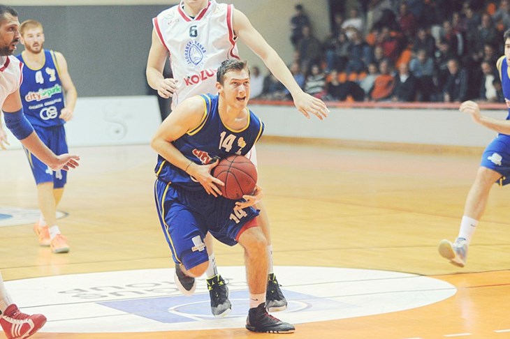 Zaboku prva pobjeda, Alkar i dalje na čekanju