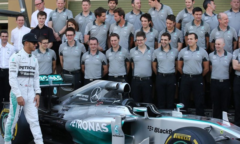 Lewis Hamilton pobjedom u Abu Dhabiju stigao do svojeg drugog naslova prvaka svijeta