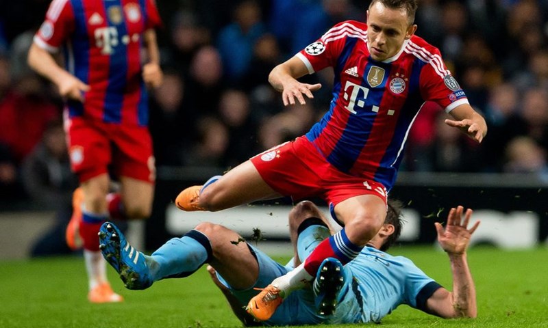 Video: Bayern s desetoricom darovao pobjedu Cityju, hat-trick Aguera