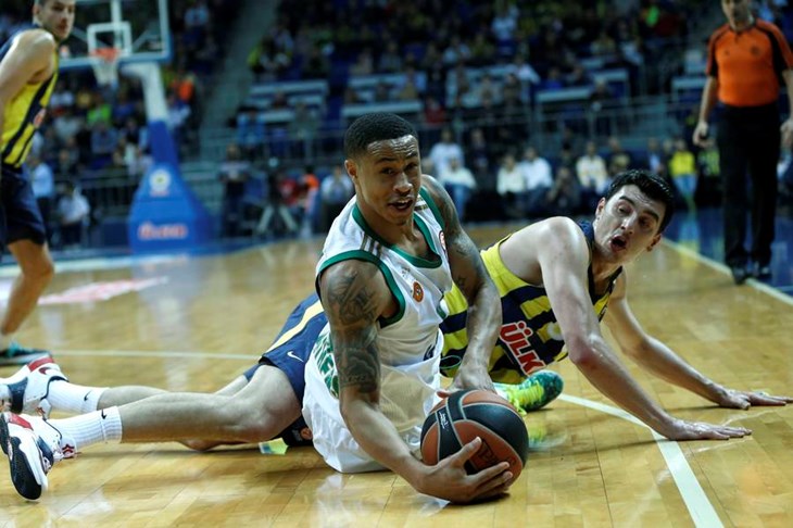 Efes ostavio Žalgiris na dva poena u četvrtini: Draper prvi strijelac, Šarić samo četiri koša