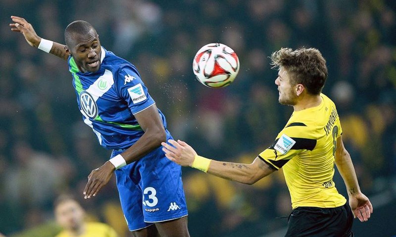 Video: Wolfsburg izvukao bod u Dortmundu, Eintracht se spasio u nadoknadi nakon 0:3 i 2:4