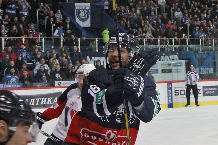 Medveščak u dramatičnom dvoboju do pobjede protiv Augsburgera za titulu u Straubingu