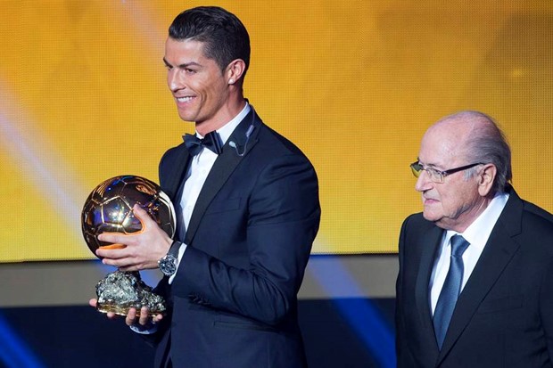 Cristiano Ronaldo opet sa Zlatnom loptom: "Nezaboravna godina. Želim biti jedan od najvećih svih vremena"