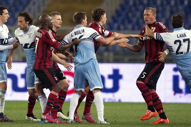 Philippe Mexes zaradio suspenziju na četiri utakmice zbog davljenja Maurija