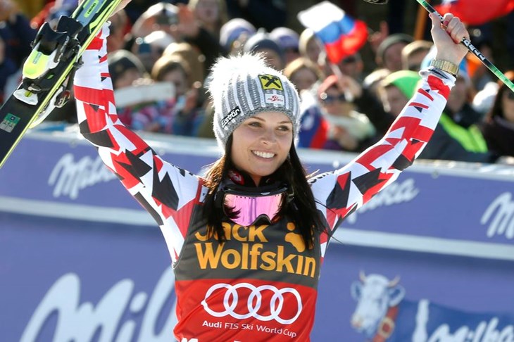 Anna Fenninger spojila dvije dobre utrke i slavila ispred Tine Maze