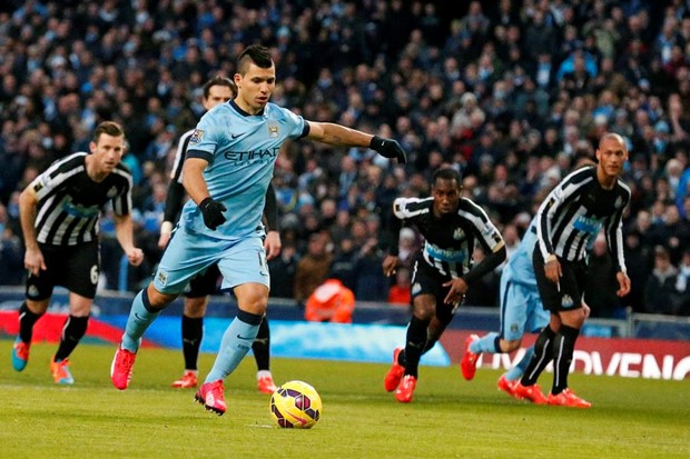 City zabio Newcastleu pet komada i smanjio prednost Chelseaja na pet bodova