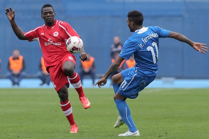 Video: Dinamo na „čileanski“ pogon rutinski svladao Split i produžio agoniju Crvenih