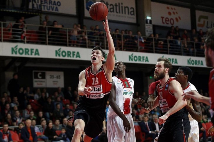 Odlični Kruno Simon odveo Lokomotiv do prednosti uoči uzvrata, Valencia pred prolazom