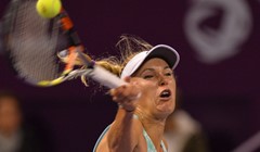 Simona Halep i bez servisa do prolaza, Wozniacki pregazila Španjolku