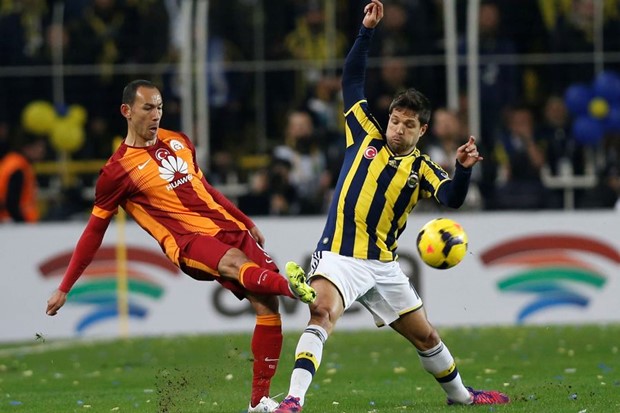 Video: Fenerbahče golom Kuijta svladao Galatasaray i vratio dramu u tursko prvenstvo