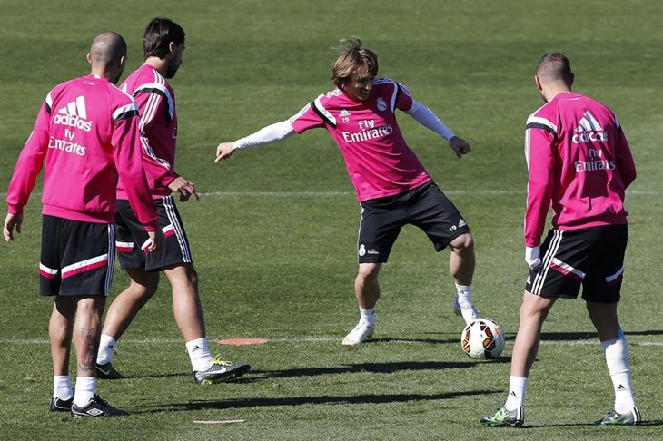 Benzema: "Modrić je igrač svjetske klase i napadači obožavaju igrati s njim"