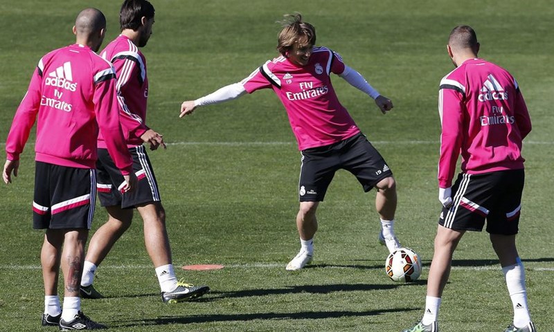Benzema: "Modrić je igrač svjetske klase i napadači obožavaju igrati s njim"