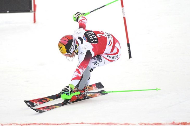 Hirscher slavio Veliki globus, nadoknadio 55 bodova i preoteo Neuretheru još i slalomski