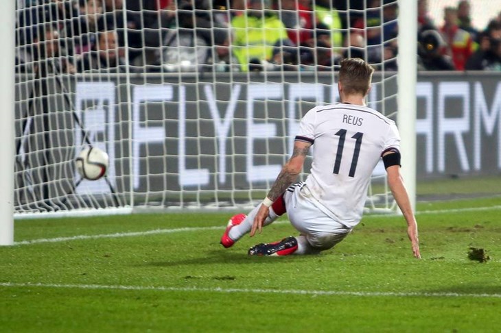 Video: Podolski spasio Njemačku poraza, Bendtner potopio SAD