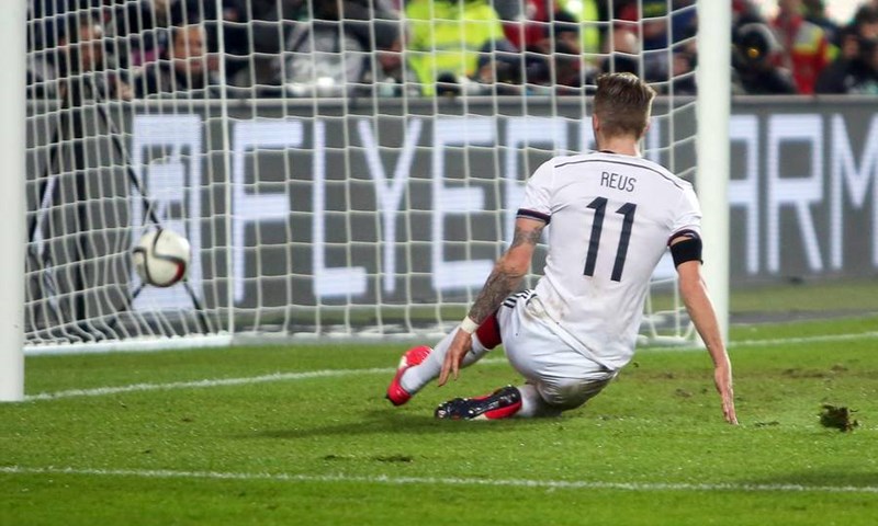 Video: Podolski spasio Njemačku poraza, Bendtner potopio SAD