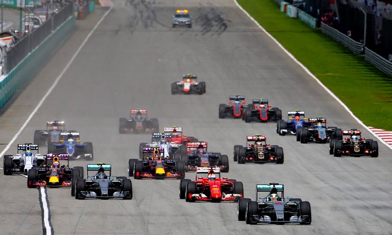 Hamilton: "Svaka čast Vettelu i Ferrariju, iznenadili su me svojom brzinom"